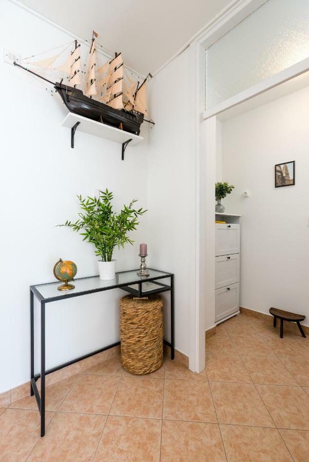 Apartment Romana With A Spacious Terrace Split Exterior photo